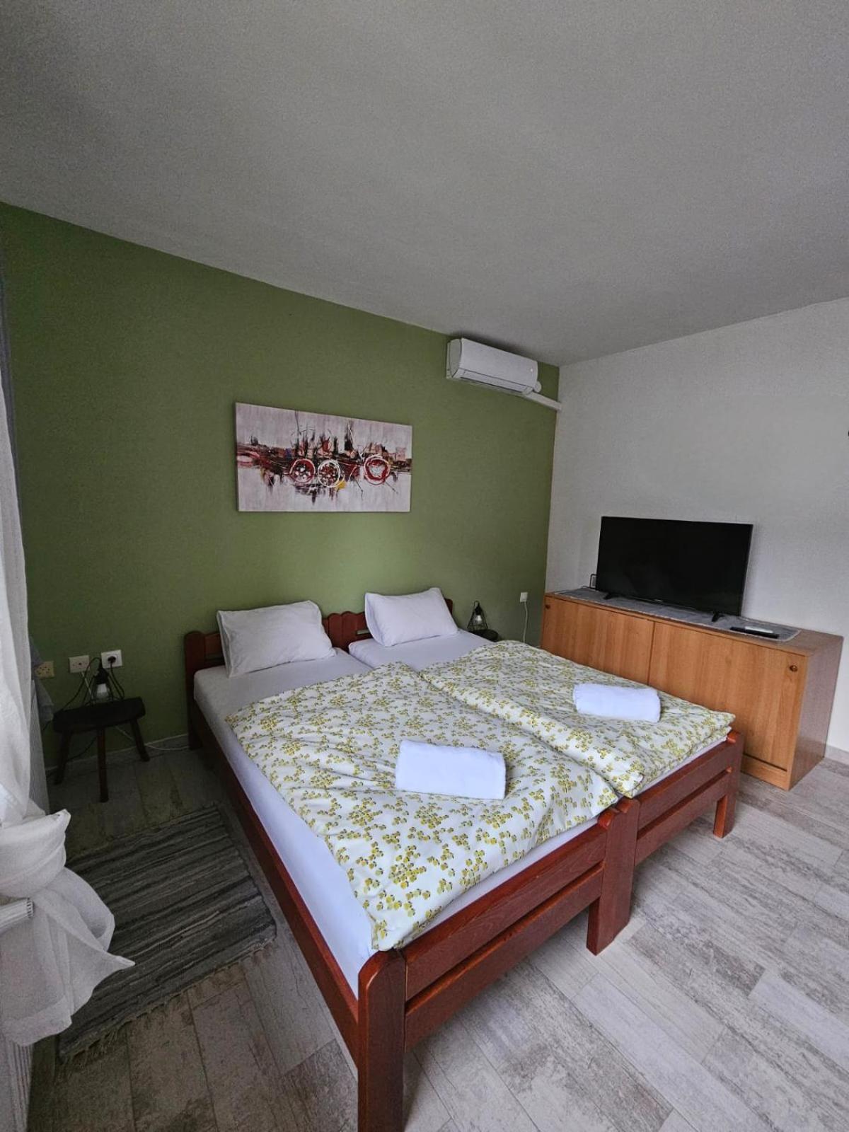 Studio Apartman Dora Ilok Exterior photo