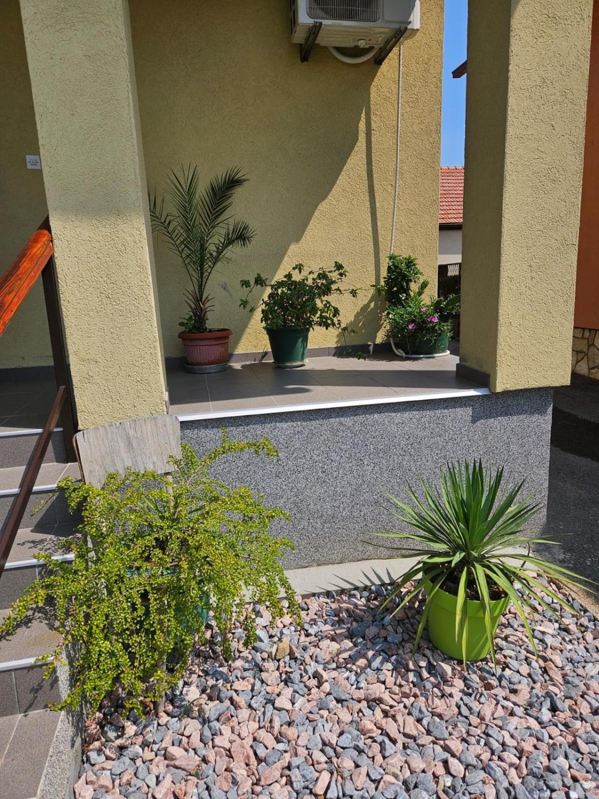 Studio Apartman Dora Ilok Exterior photo